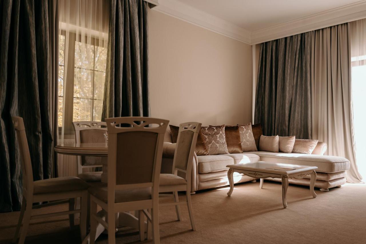 Zastava Uman Hotel Dmytrushky Ngoại thất bức ảnh